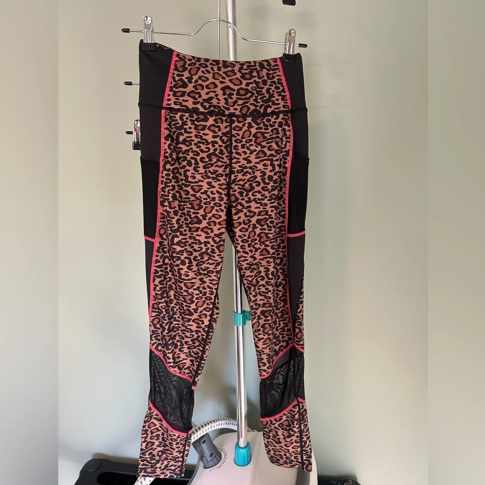 Leopard Print Women's Leggings - Picture 1 of 4